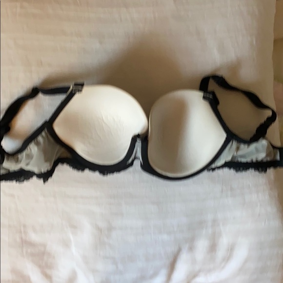 Victoria’s Secret bra - Picture 2 of 4
